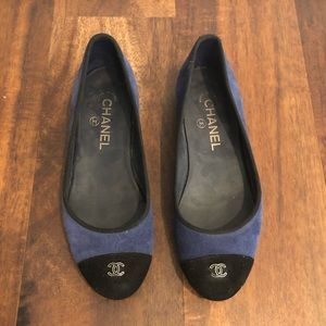 CHANEL Flats